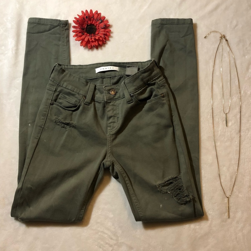 Army Green Low Rise Skinny Jeans❤️